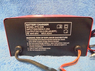 Powertech model: PTC-04E, akkulaturi 4A 12 volt, B838