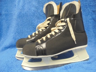 NHL 2000, j��kiekkoluistimet, koko 43, B835