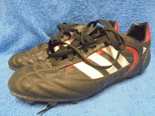 Adidas, miesten jalkapallokeng�t, koko 42 2/3, nappulakeng�t, B836