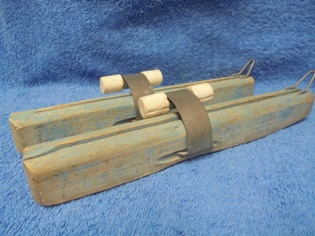 Vanhat puiset luistinten ter�suojat, B839