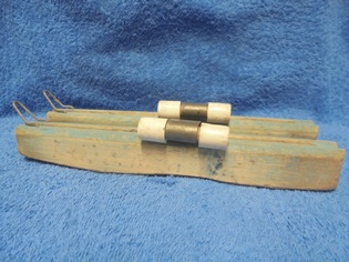 Vanhat puiset luistinten ter�suojat, B839