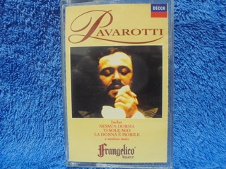 Pavarotti, Frangelico liquer, c-kasetti, R499