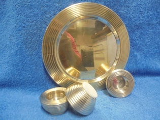 Metalliset tuikkukupit ja aluslautanen, A3886