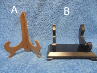 Pienen lautasen teline, muovinen tai puinen, S996