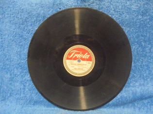 Triola, Kielon jhyviset/ La Paloma, sellakka, savikiekko, M662