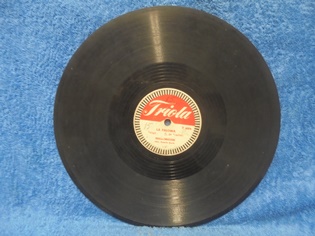 Triola, Kielon jhyviset/ La Paloma, sellakka, savikiekko, M662