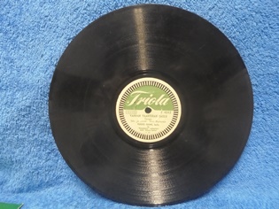 Veikko Tuomi, Vanhan vaahteran laulu/ Laitan laulun liitmhn, sellakka, M693