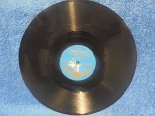 Seija Lampila, Kenp� tietais sen- Uska Dara, Sellakka-��nilevy, M725