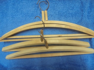 Vanhat v�lipuulliset puunenkarit 4kpl, metalliset koukut, S776