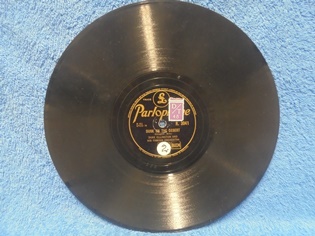 Duke Ellington and Orch, Caravan/ Dusk On The Dessert, sellakka, M729