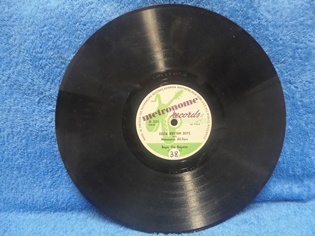 Delta Rhytm Boys, Begin The Beguine/ On The Sunny Side Of The Street, M746