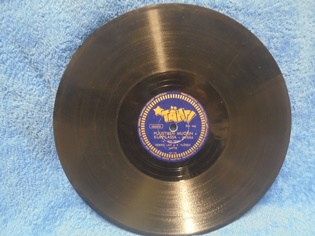 Veikko Lavi, Kotkan Kerttu/ Puustisen muorin kuppilassa, sellakka, M742