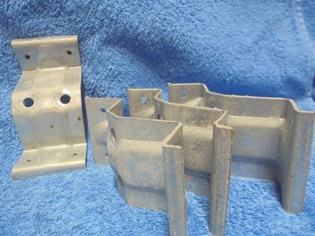 P�yd�n metalliset kulmakiinnikkeet 4kpl, H167