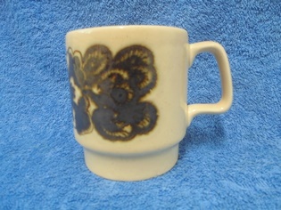 Royal Alma Est 1856, beesi posliininen muki, ruskeat koristeet, vintage, A651