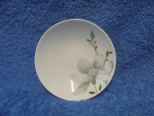 Apilanlehti Kalevala koru, lautanen, Vallila- Clematis, Tarja Orsjoki, A929