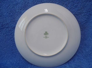 Henneberg Porzellan, matala lautanen, A1387