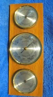 Mittariyhdistelm�, kosteusmittari- ilmapuntari- l�mp�mittari, E305