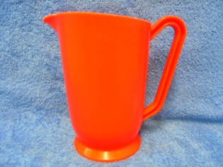 PerAlimenti, punainen muovinen kannu, vintage, A525