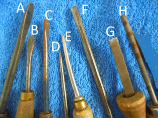 Vanha puuvartinen, meisseli tai piikki tai taltta, T282