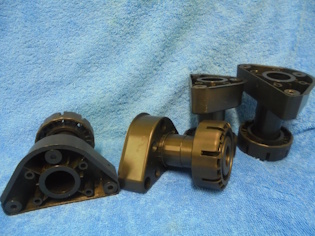 Mustat muoviset s��dett�v�t kalustejalat 4 kpl, H130