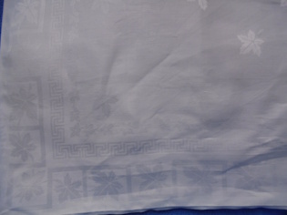 Valkoinen p�yt�liina, k�ytetyt tavarat, S686