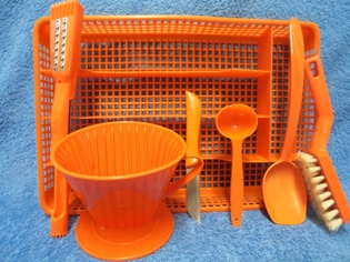 Oranssit muoviset keittitarvikkeet, A3255