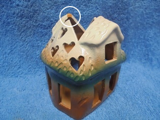 Punasavinen tuikkulyhty, Talo, S494