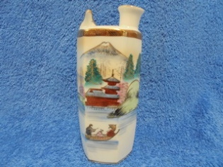 Japanilainen posliininen Sake-pullo, lintupilli, Fuji- maisema- koristelu, E468