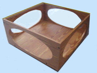 Ruskea Retro-pöytä, lasipöytä, puurunko, käytetty huonekalu, H130
