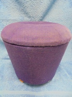 Vanha violetti ompelujakkara, pönttörahi, kankainen palli, H41