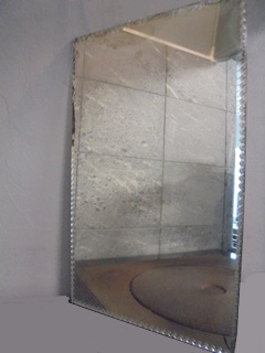 Vanha suorakaiteenmuotoinen peili, kuviohiotut reunat, H58