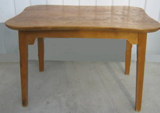 Vanha olohuoneen pöytä, pyöristetyt kulmat, vintage, H5