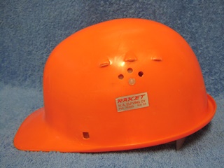 Voss DIN 4840, vanha oranssi suojakypärä, T195