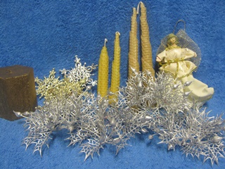 Joulukoristeet ja kynttilät, hopea ja kulta, E136