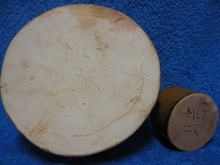 Savikulho ja tuikkuastia, S947