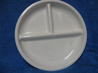 Micro.dur, muovinen valkoinen osastoitu lautanen, A2250