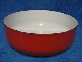 Finel, punainen iso emalikulho, Leif Eriksson, A1280