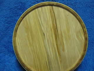 Puinen tarjoilulautanen, pyre tarjotin, katajan oksa, S669