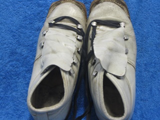 Vanhat monot koko 38, valkoiset hiihtokeng�t, B13