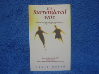 the Surrendered wife, Doyle Laura, englanti, K1236