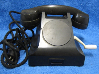 Ericsson, musta bakeliitti veivipuhelin, DAHH 1301, S173