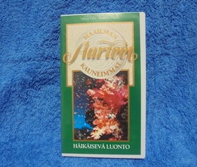 Maailman kauneimmat aarteet, Hikisev luonto, VHS-kasetti, M564