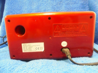 Punainen Lenco NR001 AM-FM radio, S580