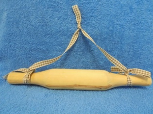 Puinen koristekaulin, seinlle ripustettava, S1247