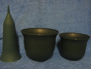 Muoviset vihret hautamaljakko ja suojaruukut 2kpl, S461