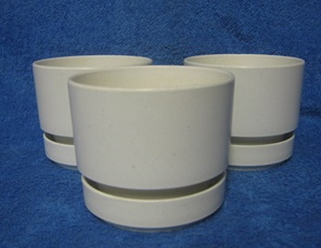 Orthex, valkoiset muoviset kukkaruukut 3kpl, Aulis K. Kallonen, S466