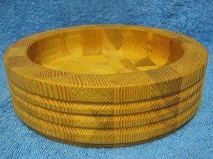 Puinen tarjoiluastia, ruutukuvio, Vilho Lehmusvuori, S565