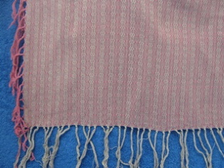 Vanha pinkki/harmaa pytliina, hapsut, S684