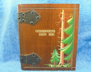 Puinen tyhj kirjanmallinen silytysrasia, Husbondens egen book, S761