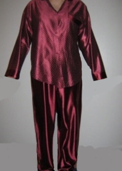Naisten, viininpunainen satiini-pyjama, koko 42/44, käytetty, V161